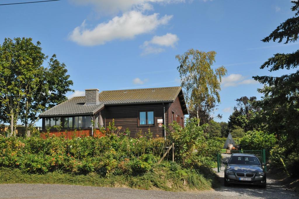 Arbre Dresse Villa Somme-Leuze Exterior foto