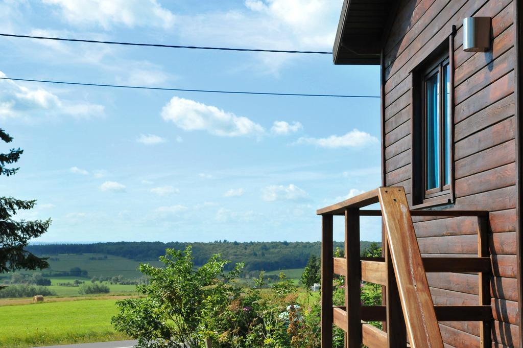 Arbre Dresse Villa Somme-Leuze Exterior foto