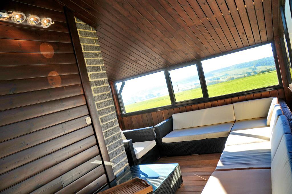 Arbre Dresse Villa Somme-Leuze Exterior foto