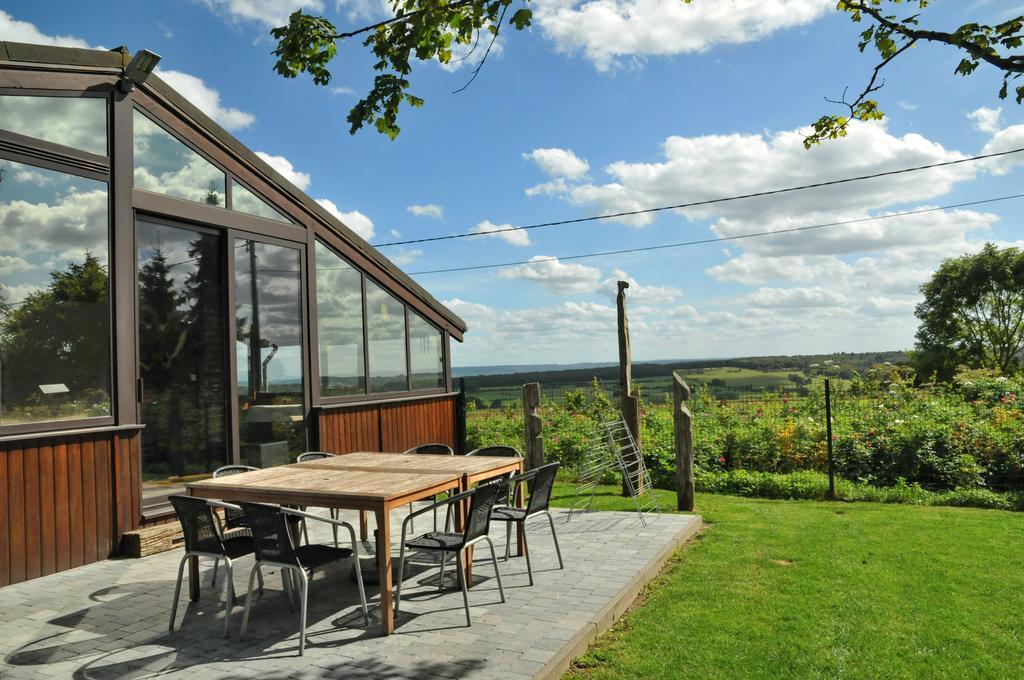 Arbre Dresse Villa Somme-Leuze Exterior foto